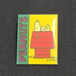 Vintage Peanuts Enamel Pin - Snoopy On Dogbouse